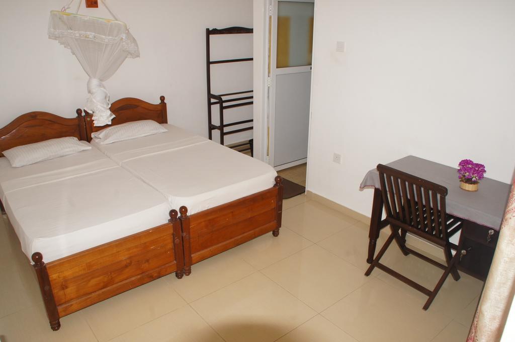Ritas Hotel Hikkaduwa Habitación foto
