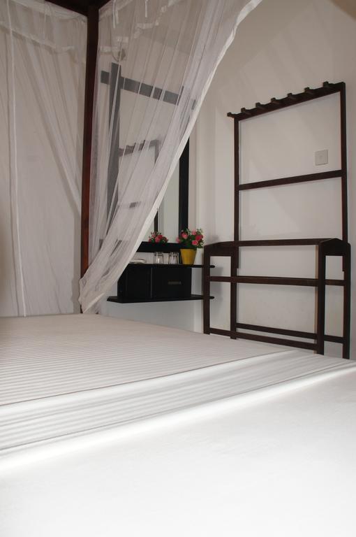 Ritas Hotel Hikkaduwa Habitación foto