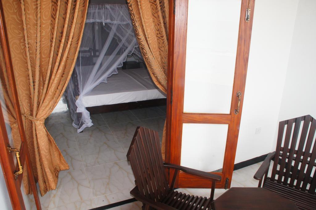 Ritas Hotel Hikkaduwa Habitación foto