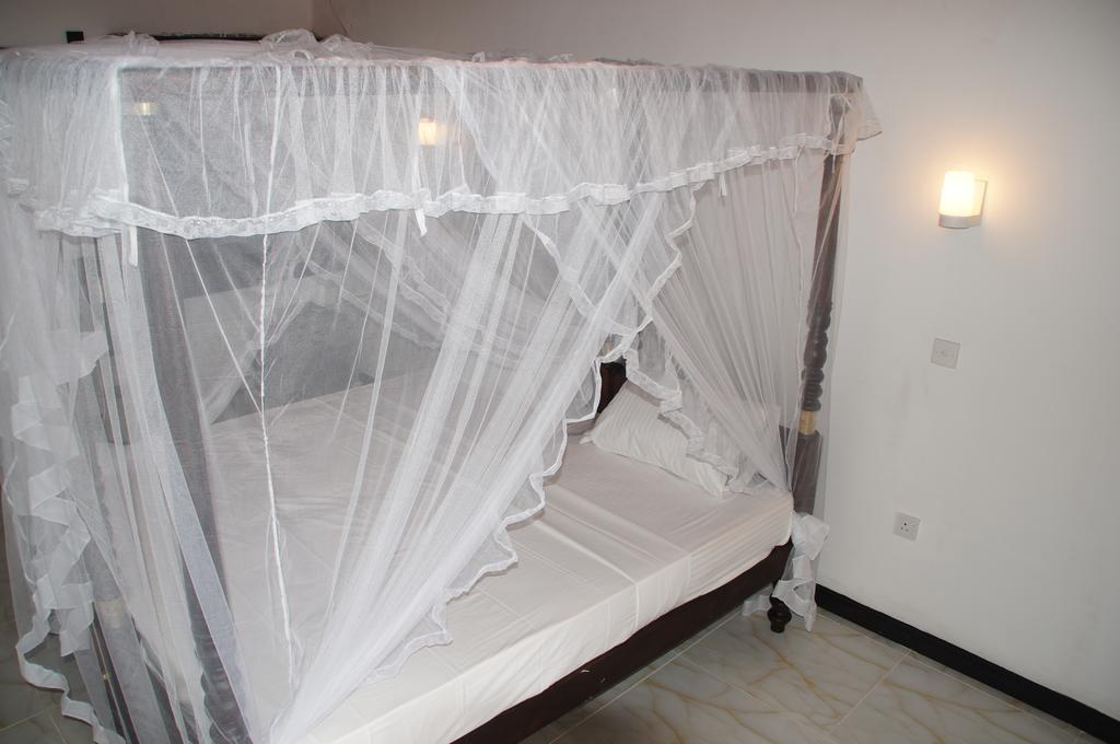 Ritas Hotel Hikkaduwa Habitación foto