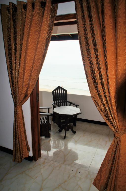 Ritas Hotel Hikkaduwa Habitación foto